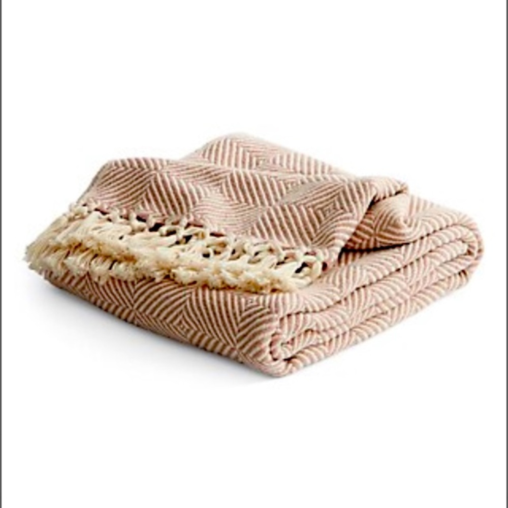 Hudson’s Bay NWT all season eco throw (Blush)